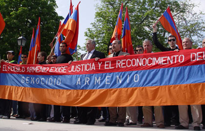 Presentación y lanzamiento de la hoja filatélica “100 años del genocidio armenio”
