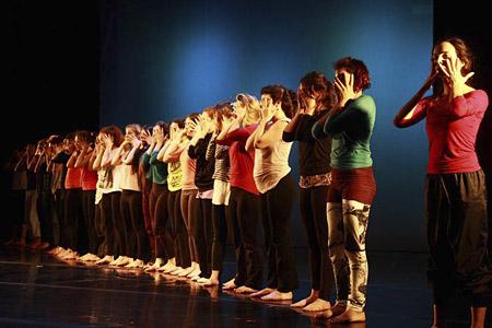 División Ballet de la Escuela Nacional de Danza del Sodre junto a División Ballet de la Escuela Departamental de Danza de Canelones