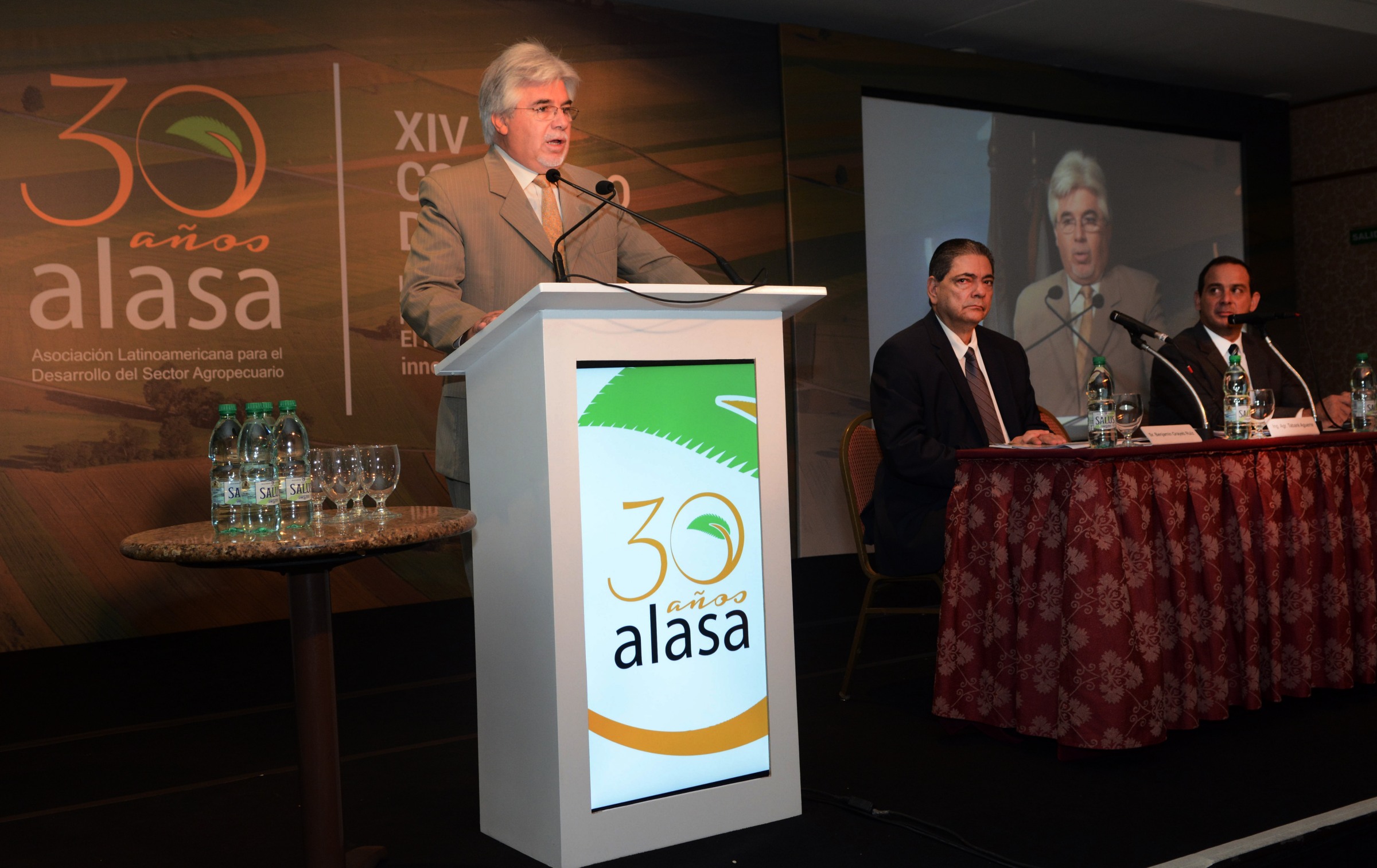 Alasa: Ministro Aguerre destacó importancia del seguro agropecuario para la evolución del sector