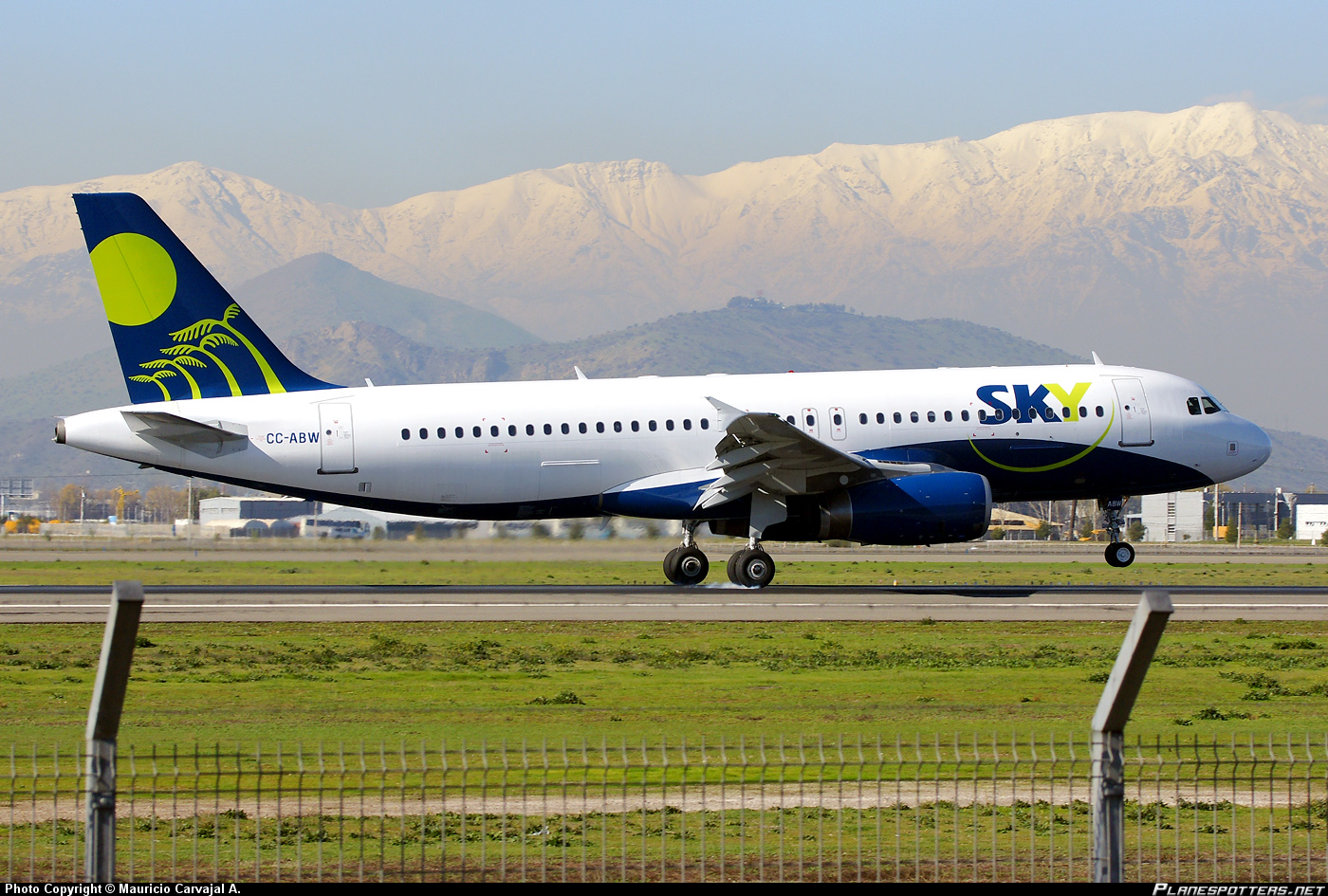 Sky Airlines proyecta cubrir ruta Montevideo-Santiago de Chile desde setiembre