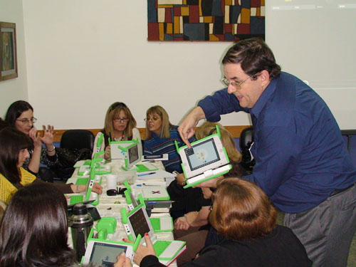 Presentación de libro con experiencias de docentes sobre uso de las TIC en el aula