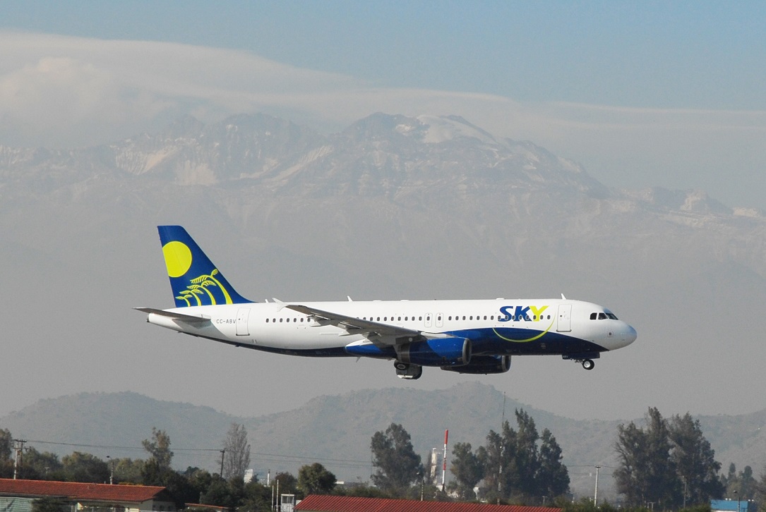 SKY Airline anunció una promoción para volar entre Uruguay y Chile desde U$S 49 más tasas de embarque