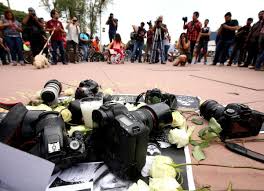 Columna de Hugo Machín aborda el dilema de Brasil y México: con o sin periodistas