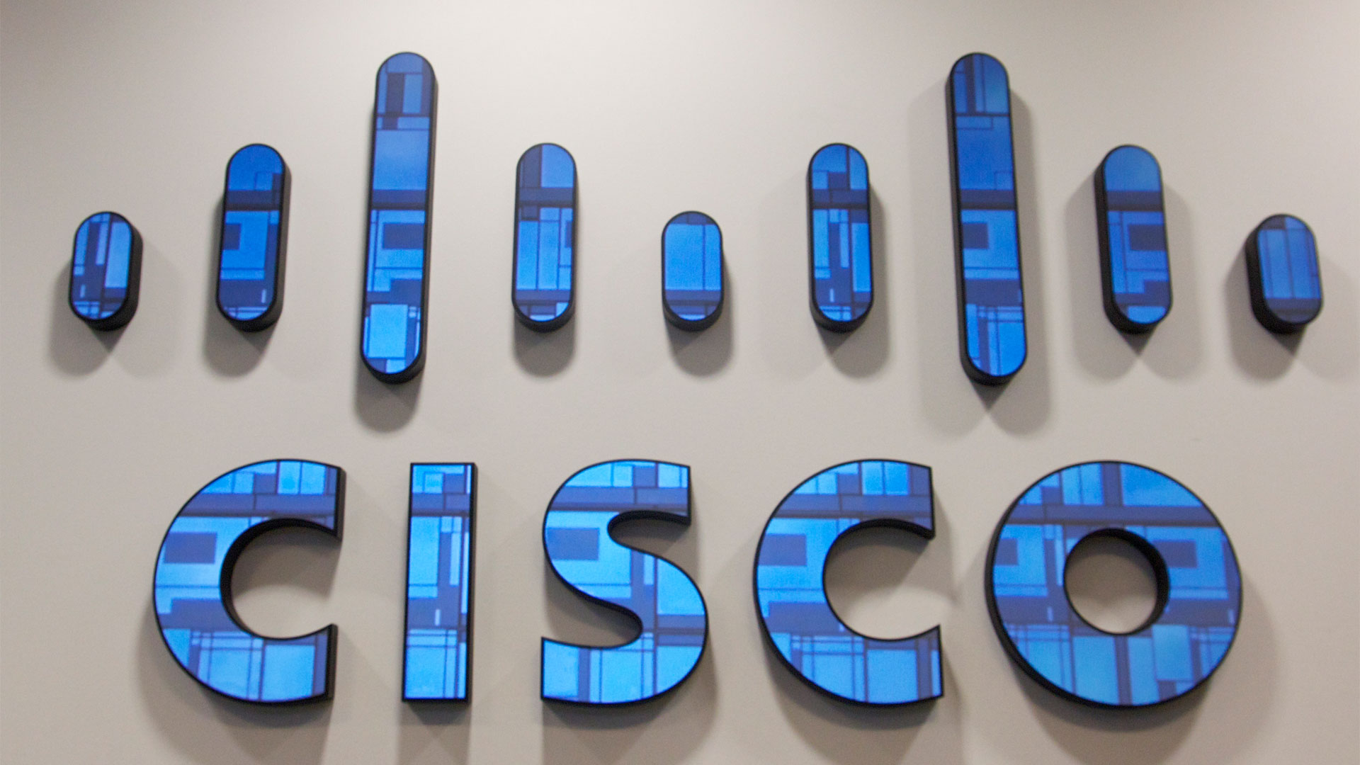 ANEP acuerda con Cisco formación de alto nivel para 6.000 alumnos de Informática