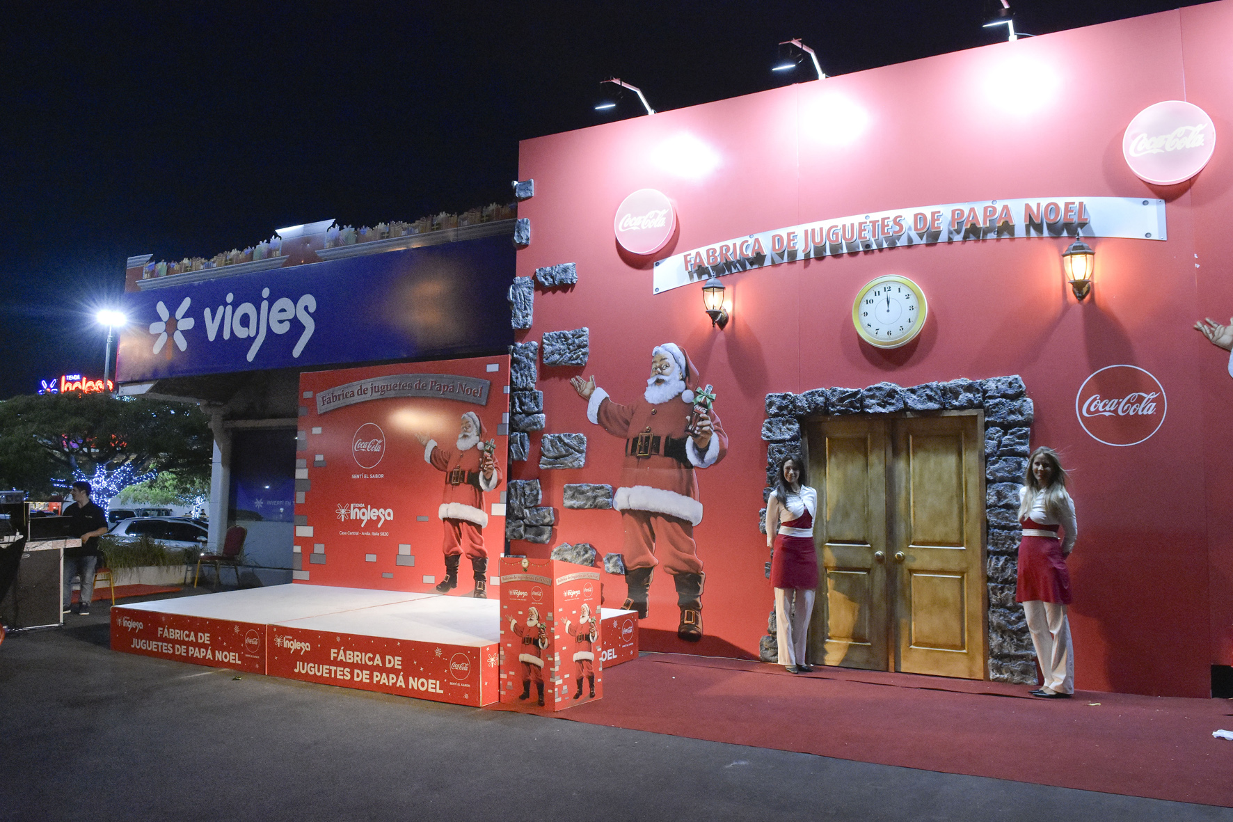 Tienda Inglesa y Coca-Cola hacen realidad el sueño de conocer la fábrica de juguetes de Papá Noel