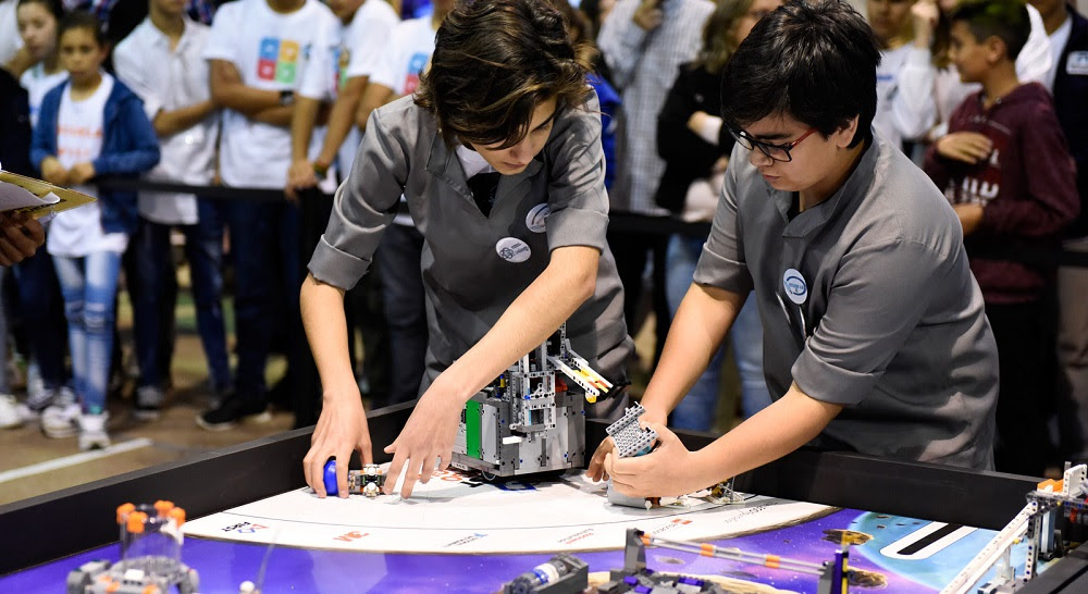 Plan Ceibal: Más de 1.800 estudiantes participan en competencia de robótica y programación