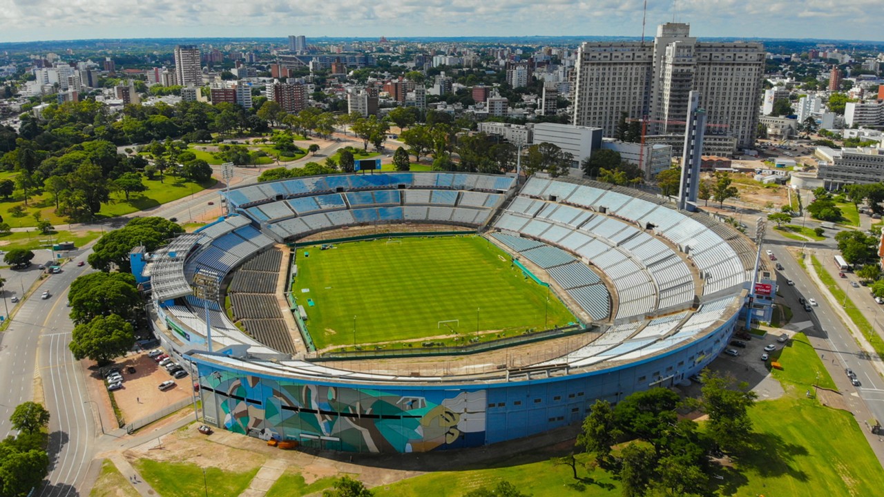 Ministro Pablo Da Silveira declara Monumento Histórico Nacional el Estadio Centenario