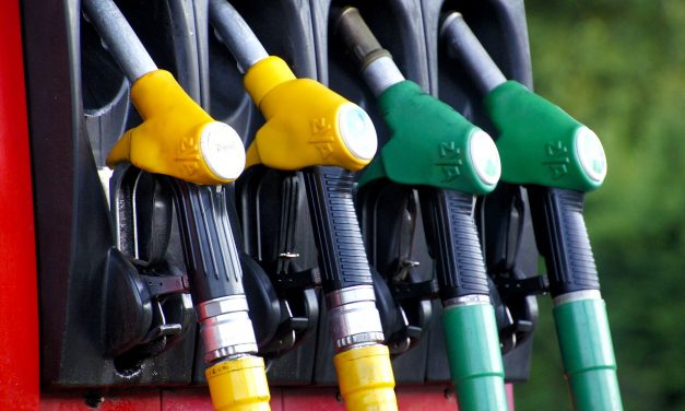 Gobierno mantiene precio de los combustibles pese a suba internacional