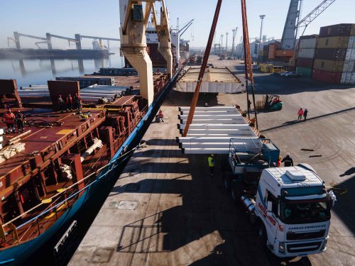 Puente Arco descarga de jabalcones y tramo del tablero del arco
