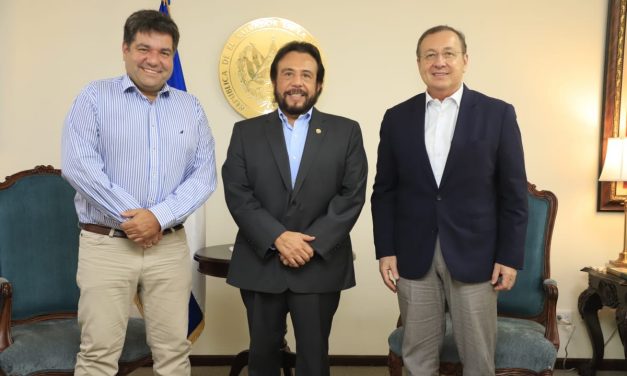 Enrique Arezo: “Ya hemos empezado con las gestiones para ingresar carne de Uruguay a El Salvador”
