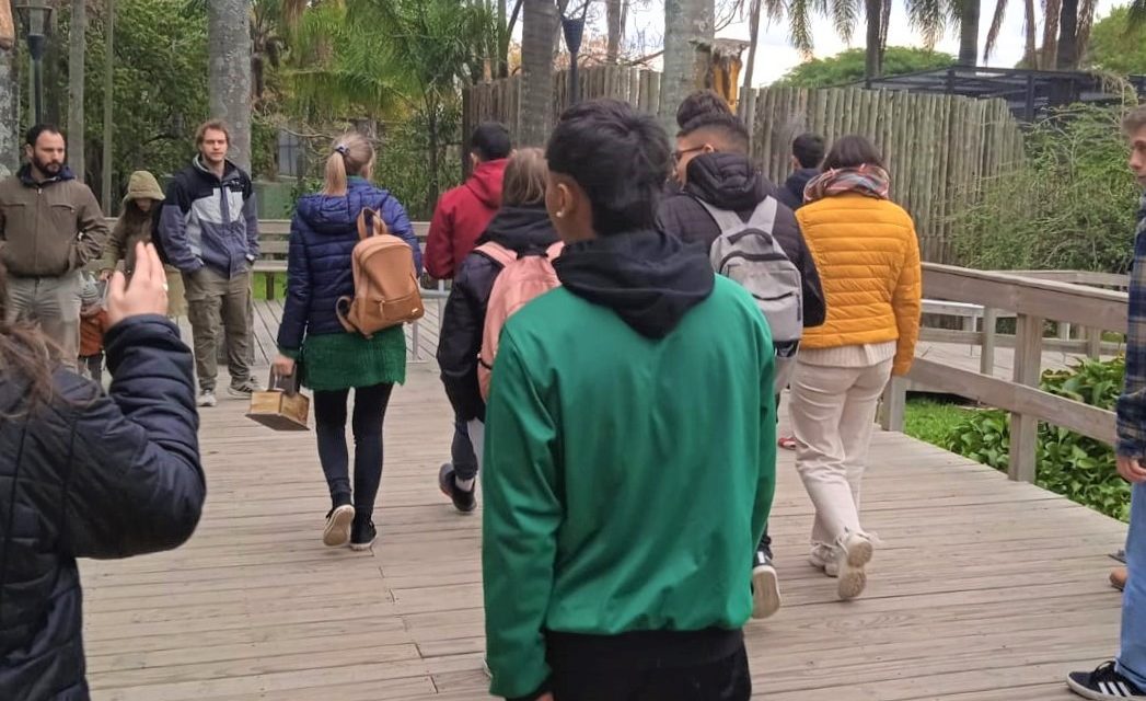 Car One Center trasladó a jóvenes de Fundación Quebracho a paseo en Montevideo