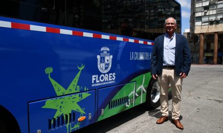 Intendencia de Flores recibió un nuevo bus eléctrico