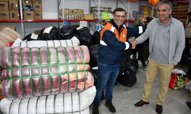 Intendencia de Rivera con apoyo de la Asociación de Free Shop donó 1000 frazadas a Rio Grande do Sul